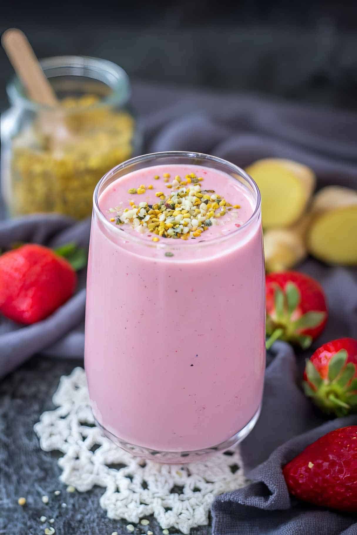 Strawberry Ginger Smoothie - Tastes Just Like Summer!