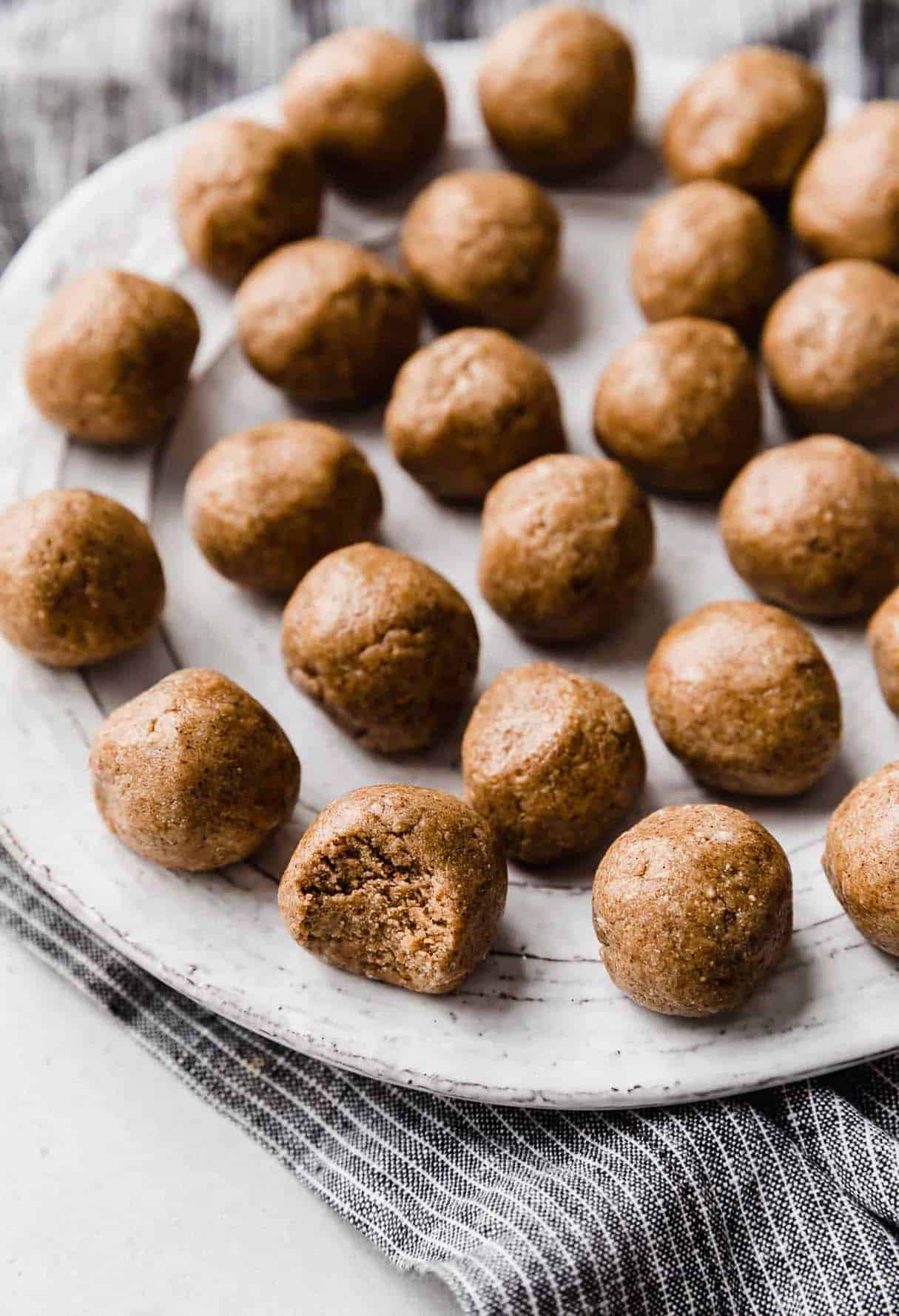 Snickerdoodle Protein Balls