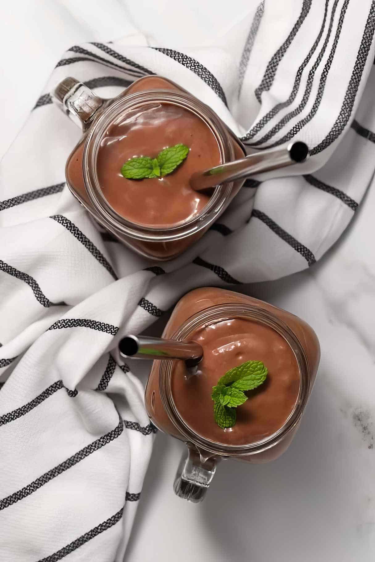 Chocolate Avocado Smoothie (Low Carb, Vegan, Gluten-Free)