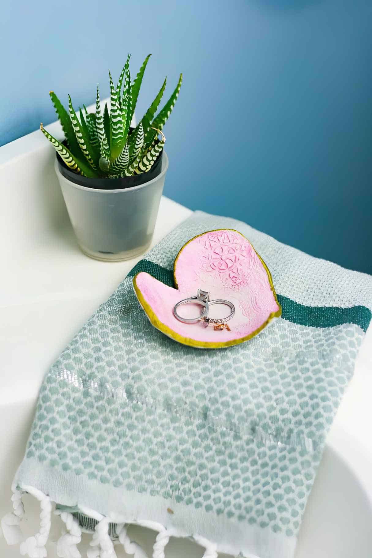 Make This Pretty DIY Clay Jewelry Dish