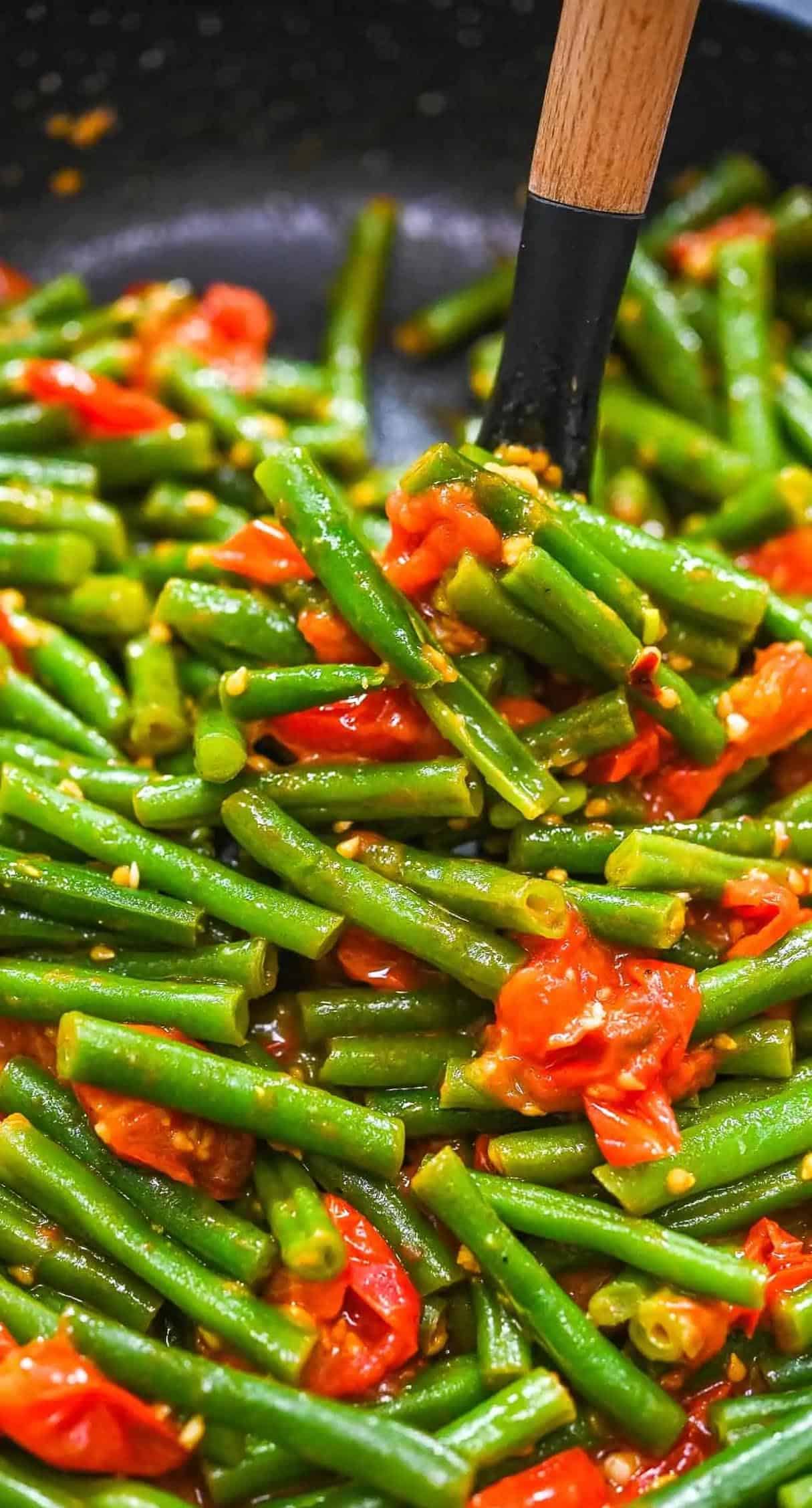 Easy Garlic Green Bean Recipe With Tomatoes