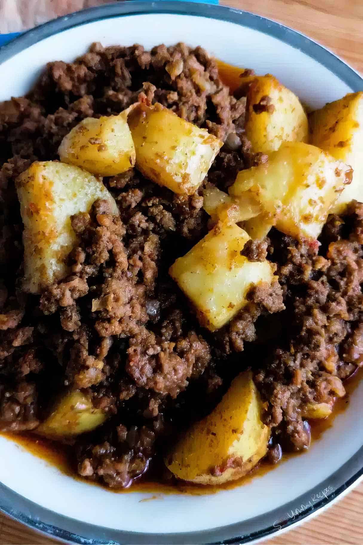 Pakistani Aloo Keema - Minced Meat And Potato Curry