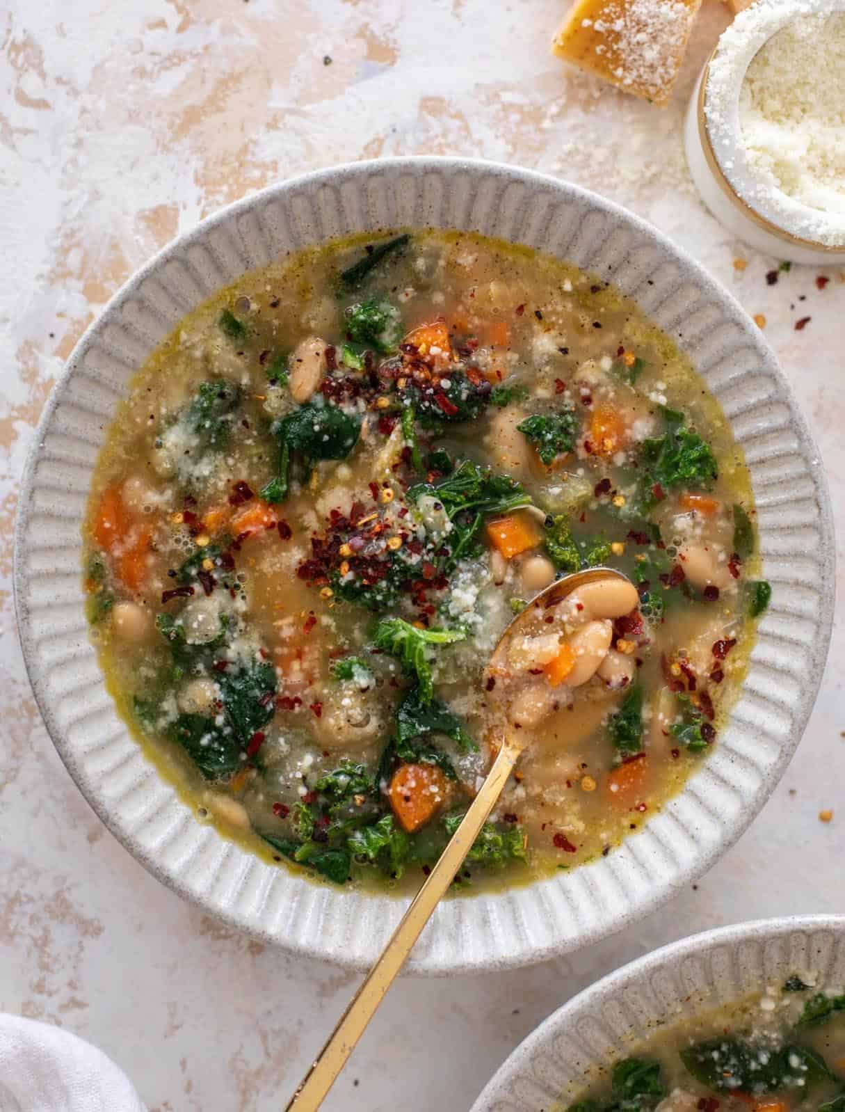 Simple and Quick Creamy White Bean Soup with Kale, Rosemary & Lemon