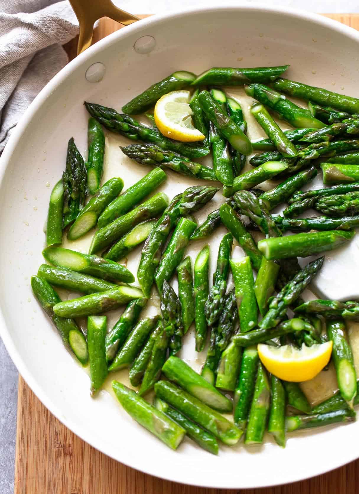 Tender Garlicky Sautéed Asparagus With Olive Oil and Toasted Sesame