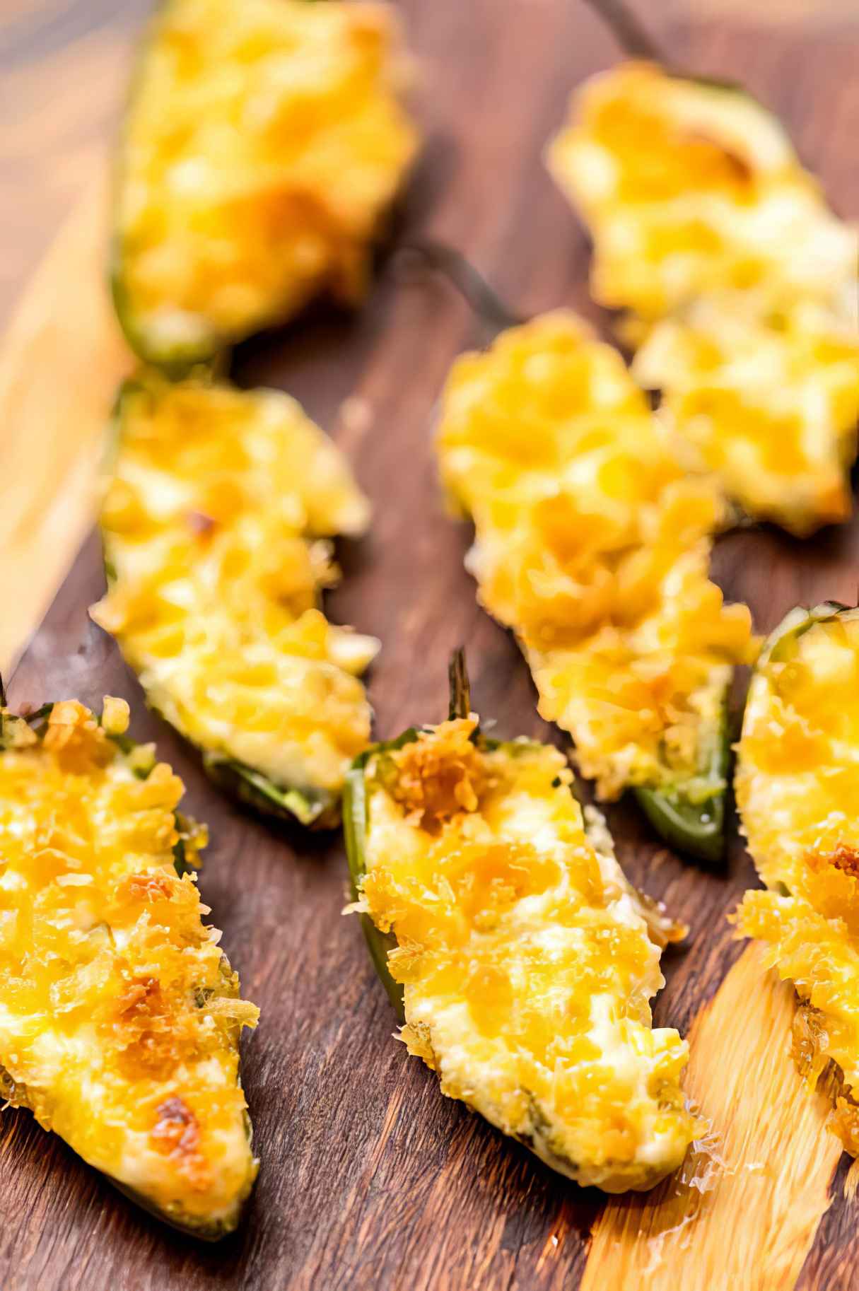 Oven Baked Jalapeno Poppers with the Perfect Mix of Spicy, Cheesy and Crispy!